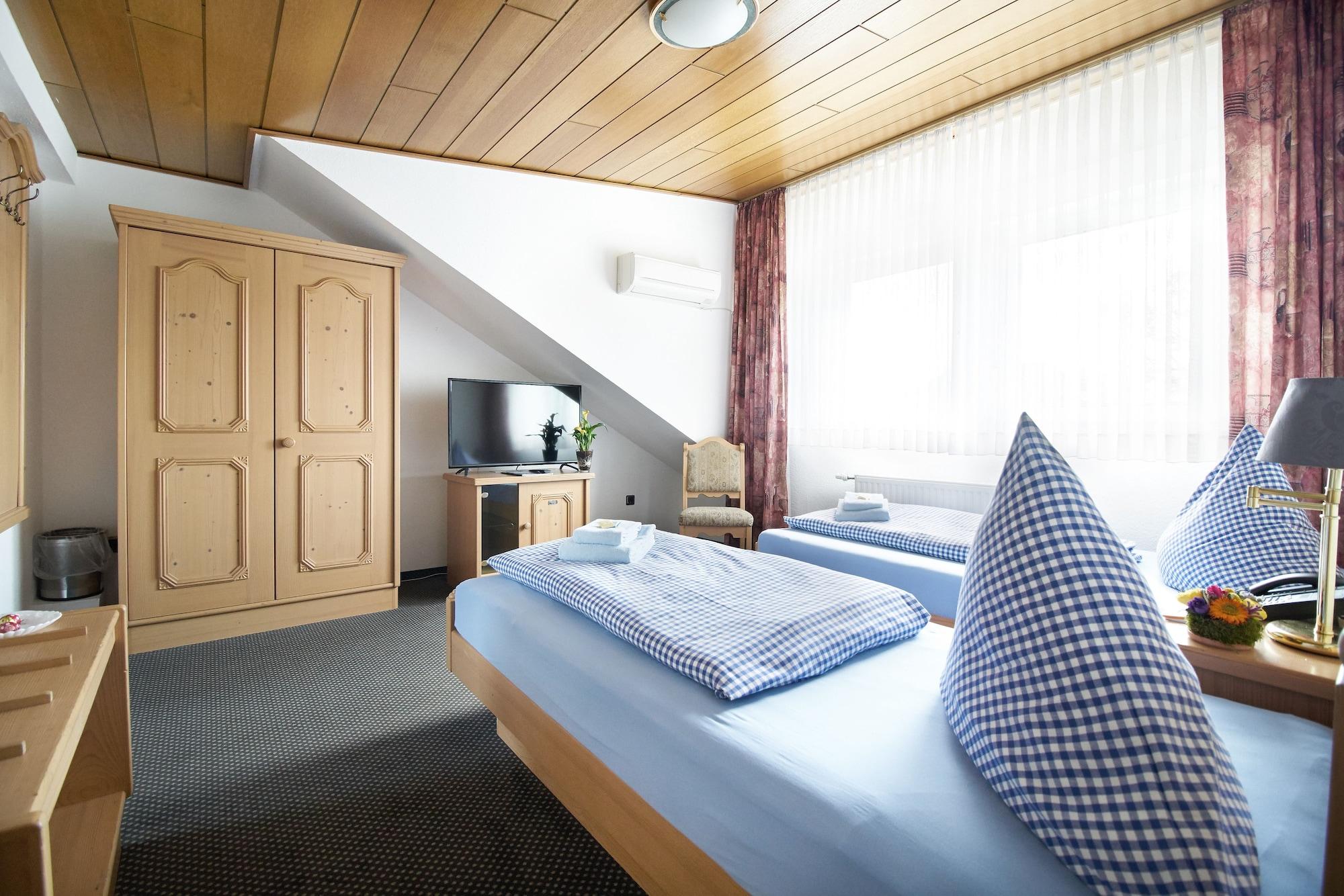 Hotel Zum Eisenhammer Оберхаузен Экстерьер фото