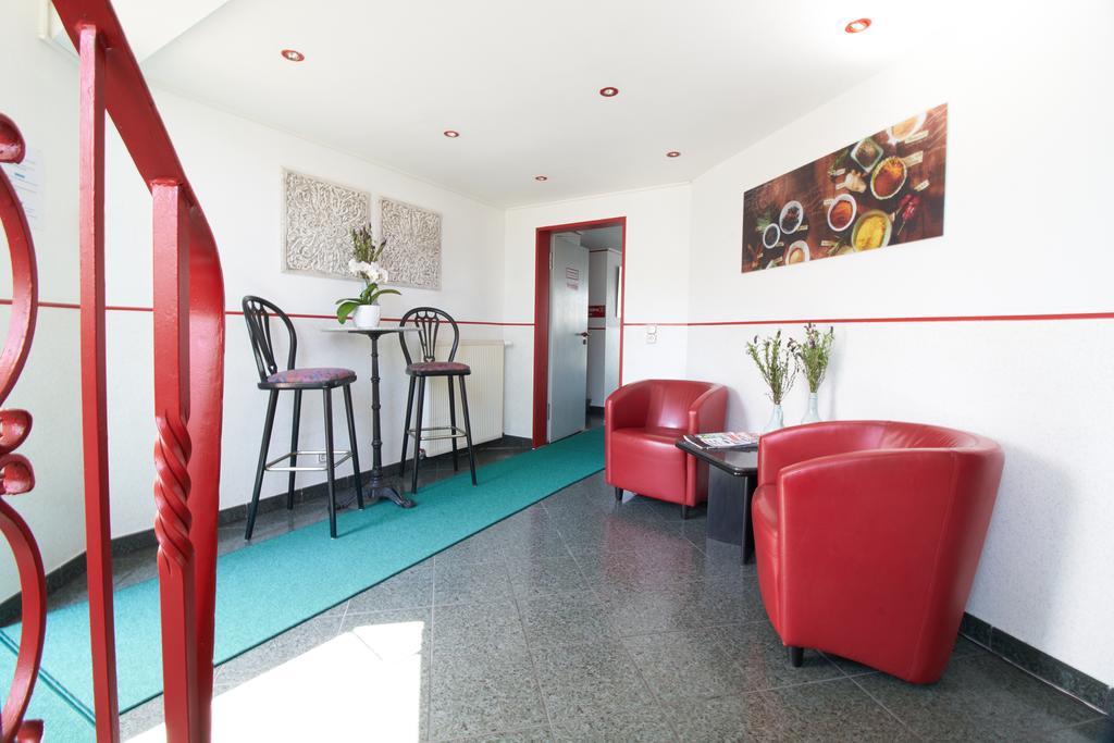 Hotel Zum Eisenhammer Оберхаузен Экстерьер фото