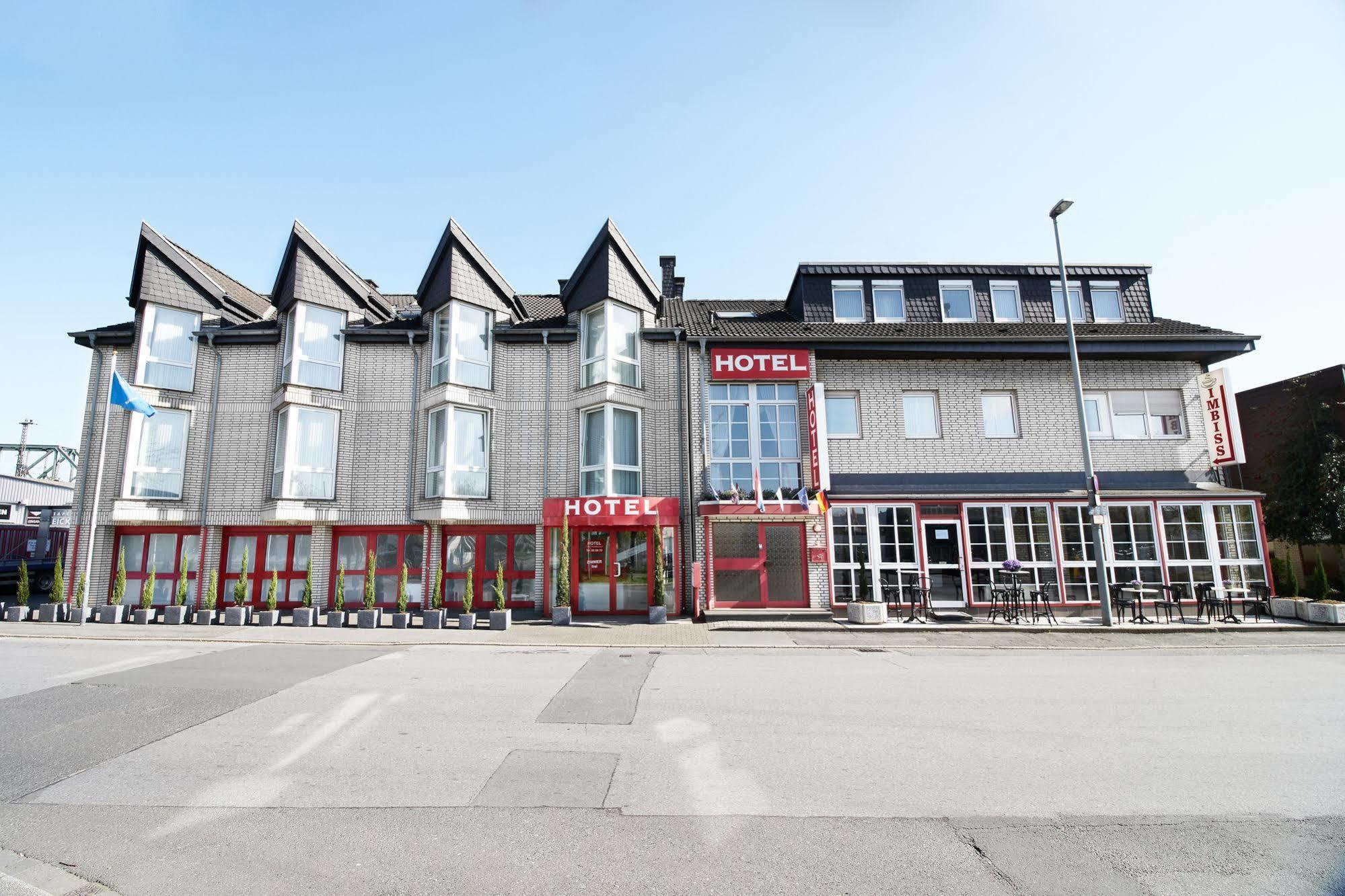 Hotel Zum Eisenhammer Оберхаузен Экстерьер фото