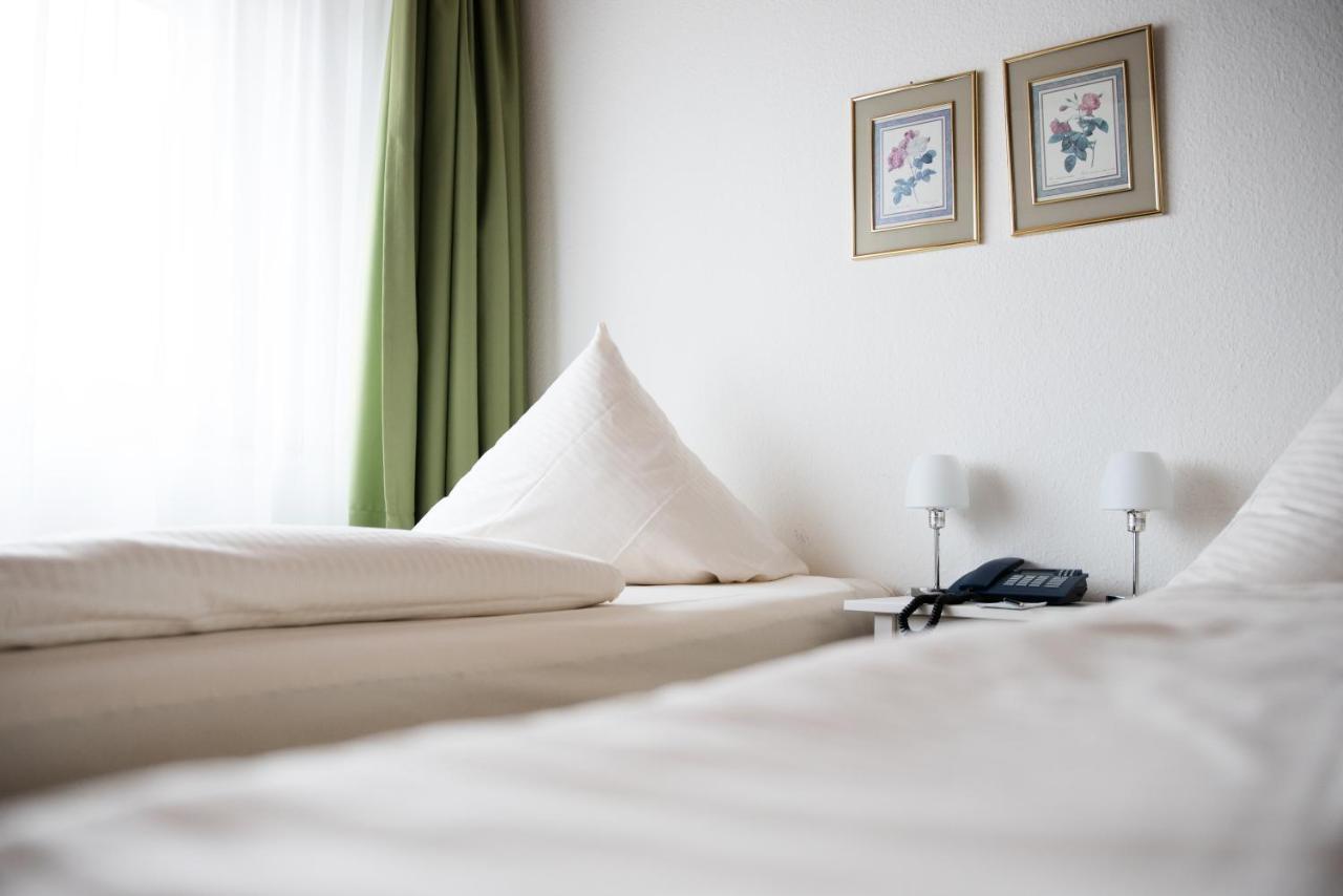 Hotel Zum Eisenhammer Оберхаузен Экстерьер фото