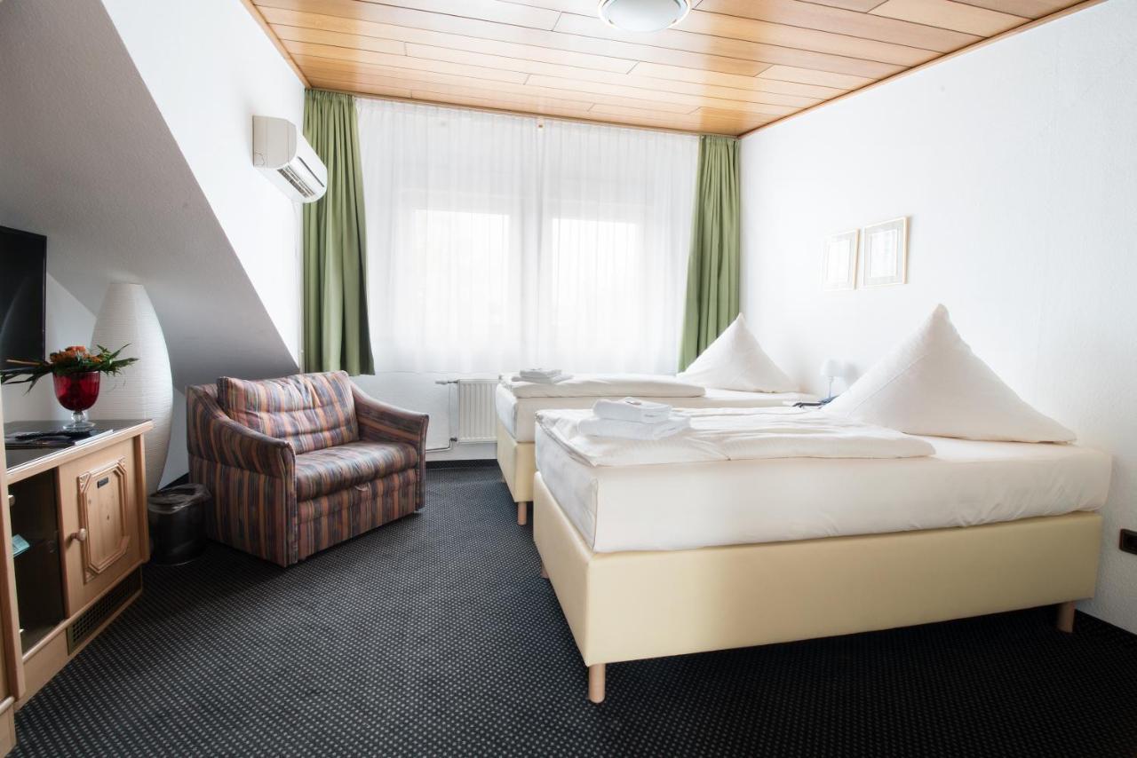 Hotel Zum Eisenhammer Оберхаузен Экстерьер фото
